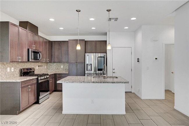 Foto del edificio - 985 Via Lombardi