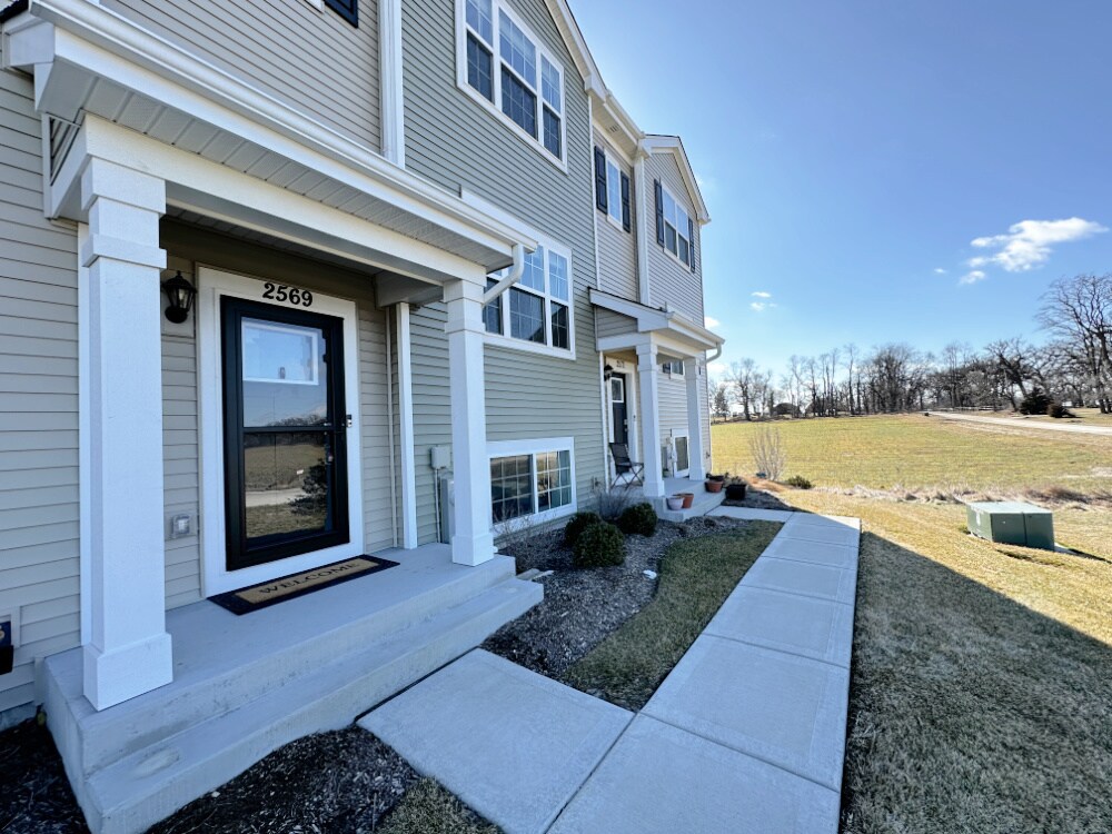 2569 Bella Dr, Pingree Grove, IL 60140 House Rental in Pingree Grove