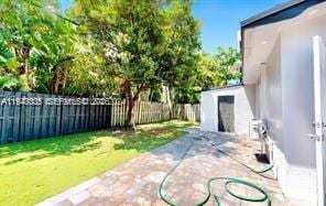 Foto del edificio - 1615 NE 9th St