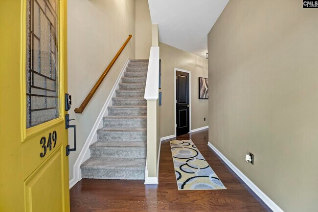 Foto del edificio - 349 Gracemount Ln