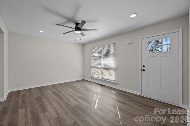 Foto del edificio - 801 Davenport St