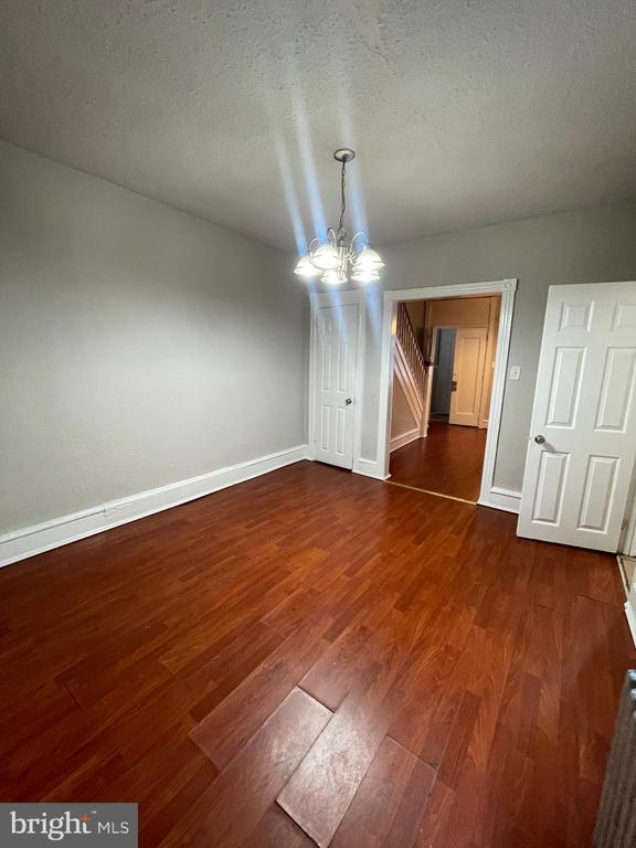 Building Photo - 131 Hansberry St