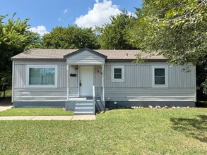 Building Photo - 519 Foster Pl