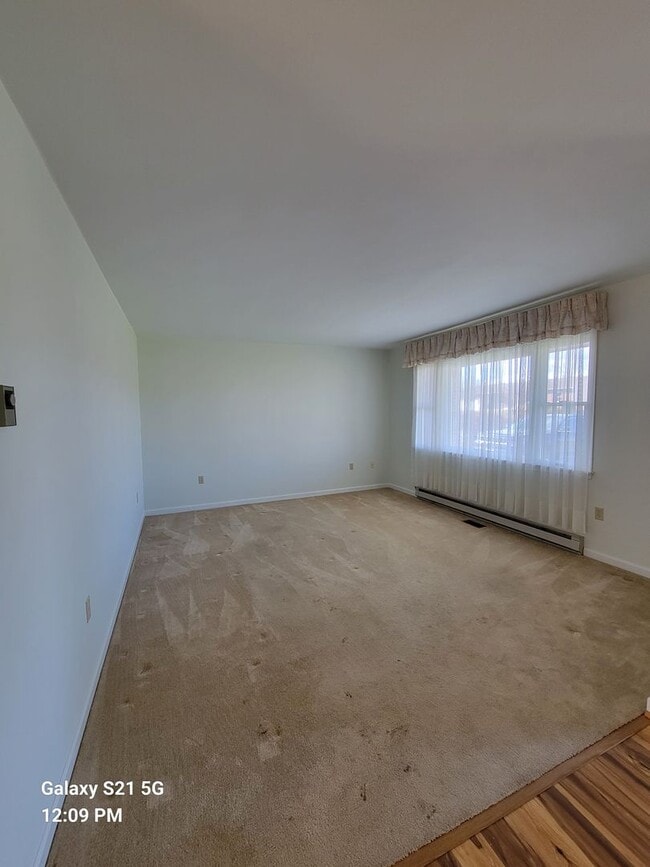 Building Photo - 11616 N Landis Ave