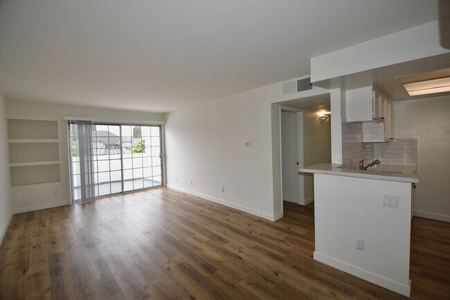 Foto del edificio - 15007 Burbank Blvd