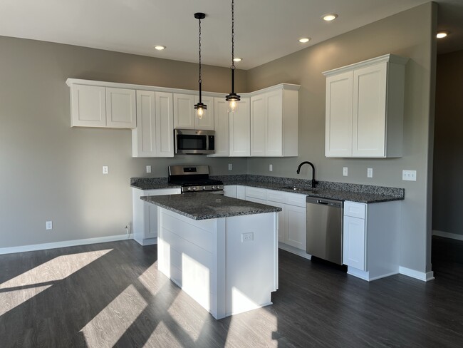 Building Photo - 7405 Longworth Close