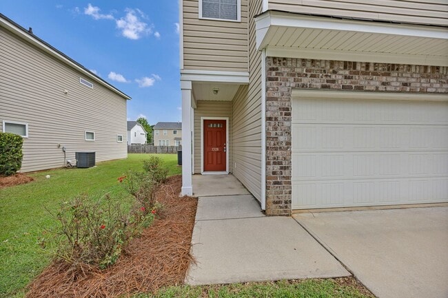 Building Photo - 1328 Poinsett Lp
