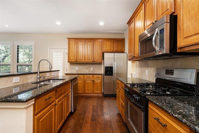 Building Photo - 6701 Covered Bridge Dr