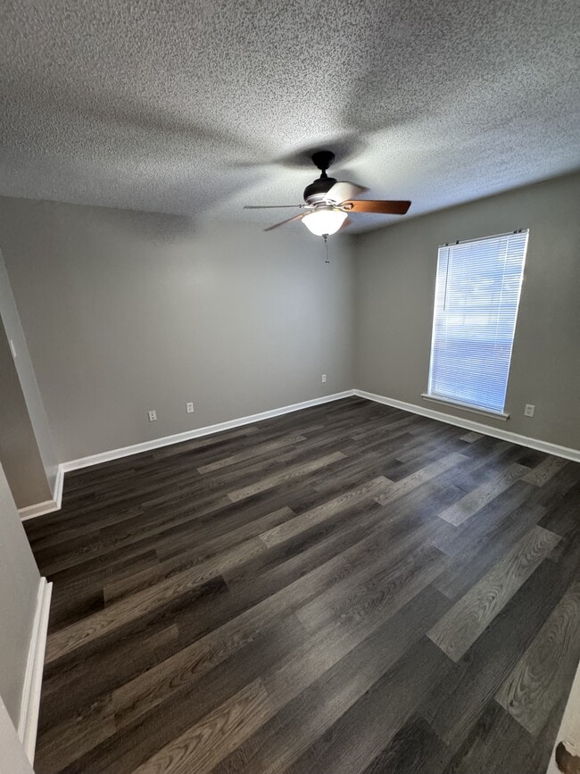 Building Photo - 1055 Baxter St