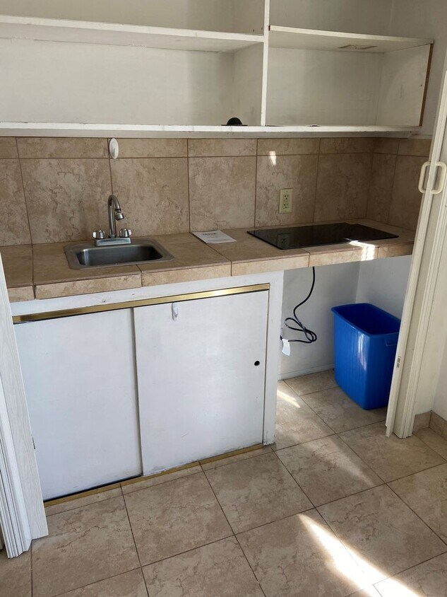 Foto del edificio - Eastside Studio Apartment for Rent