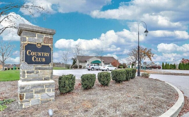 Building Photo - Regent's Glen - 3 bedrooms 2.5 baths!