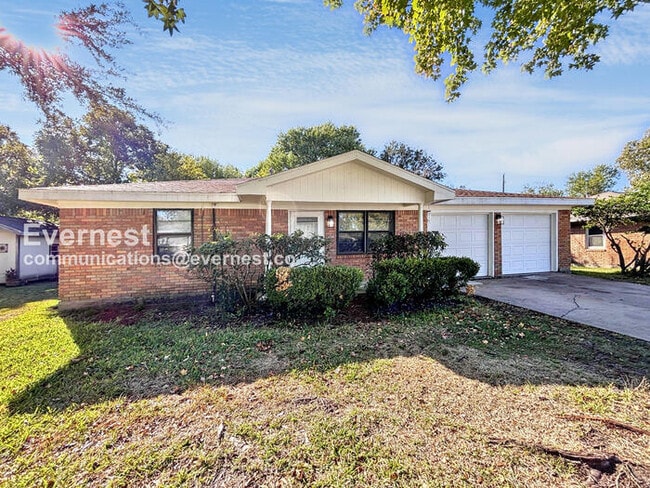 Building Photo - 2709 27th Ave N