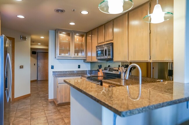 Foto del edificio - Furnished condo with a view of the lake an...