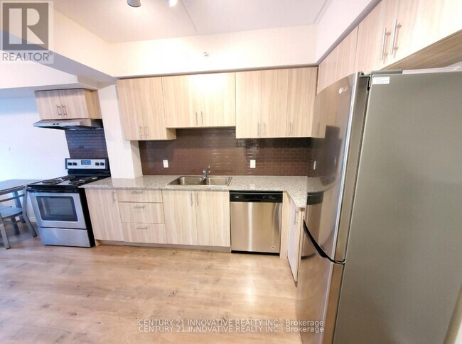 Building Photo - 275 Larch St