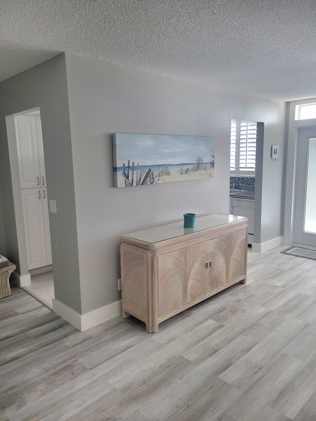 Building Photo - 104 Paradise Harbour Blvd