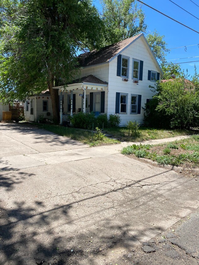 Primary Photo - 614 E Lewis St
