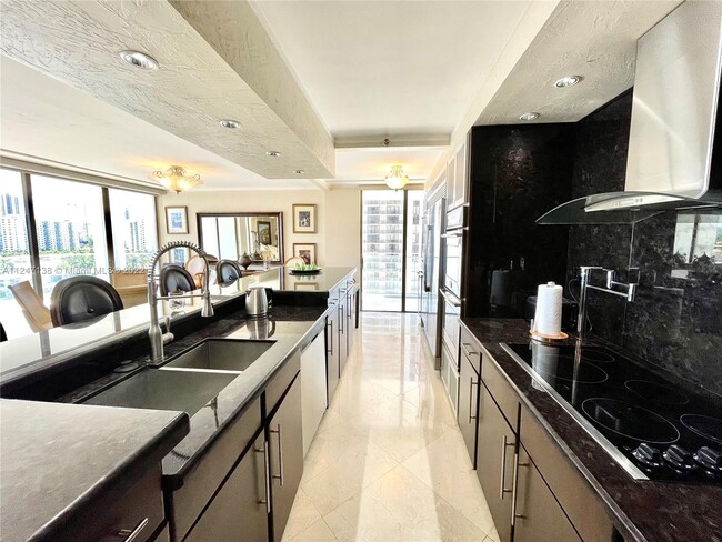 Foto del edificio - 19707 Turnberry Way