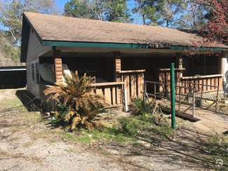 Building Photo - 20192 Lakeway Ln