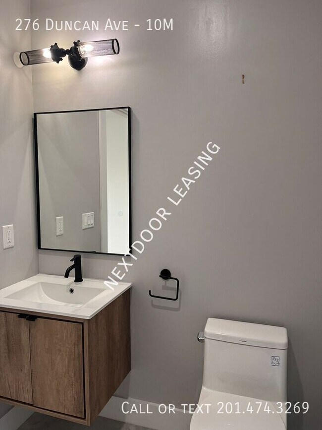 Foto del edificio - 276 Duncan Ave