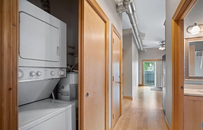 Foto del edificio - 1641 N Franklin Pl