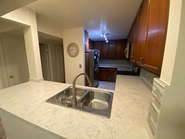 Building Photo - Mirasol 3 Bedroom Condo