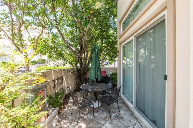 Building Photo - 25725 Armstrong Cir