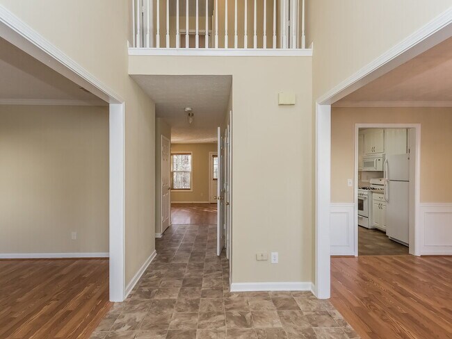 Building Photo - 865 Simon Ive Dr