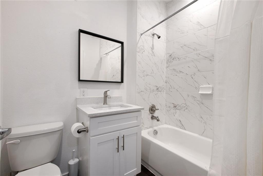 Foto del edificio - 1010 W 26th St