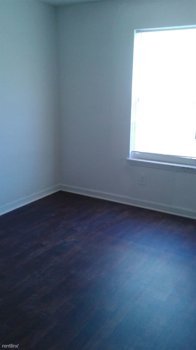 Building Photo - 405 Hale St