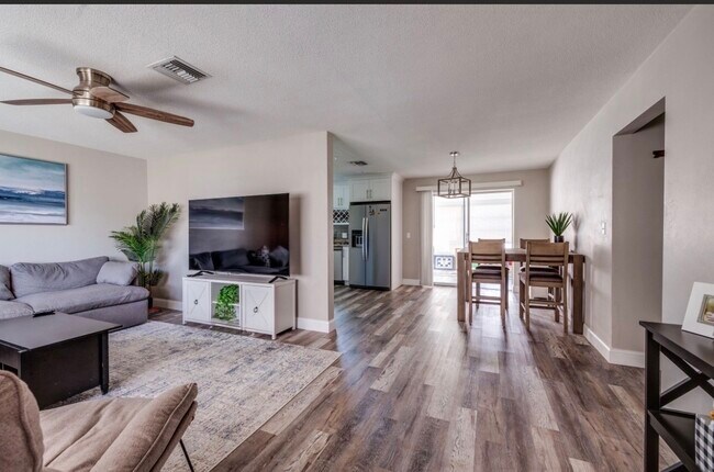 Building Photo - 12993 89th Ave