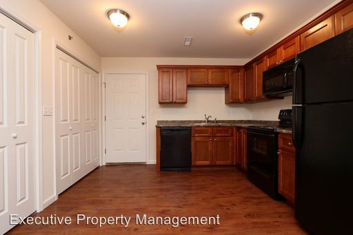 Building Photo - 1112 Bertling St