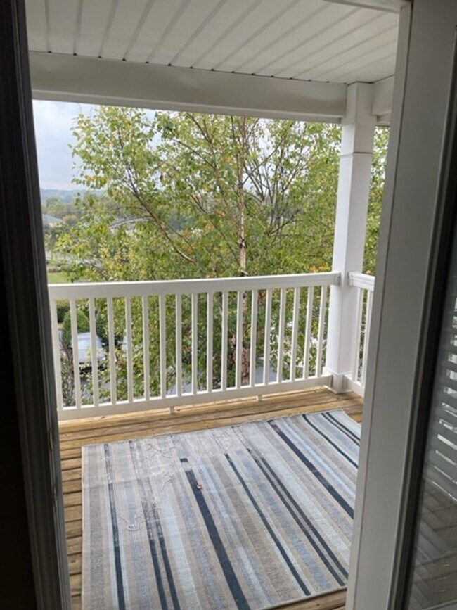 Building Photo - Great Townhome!