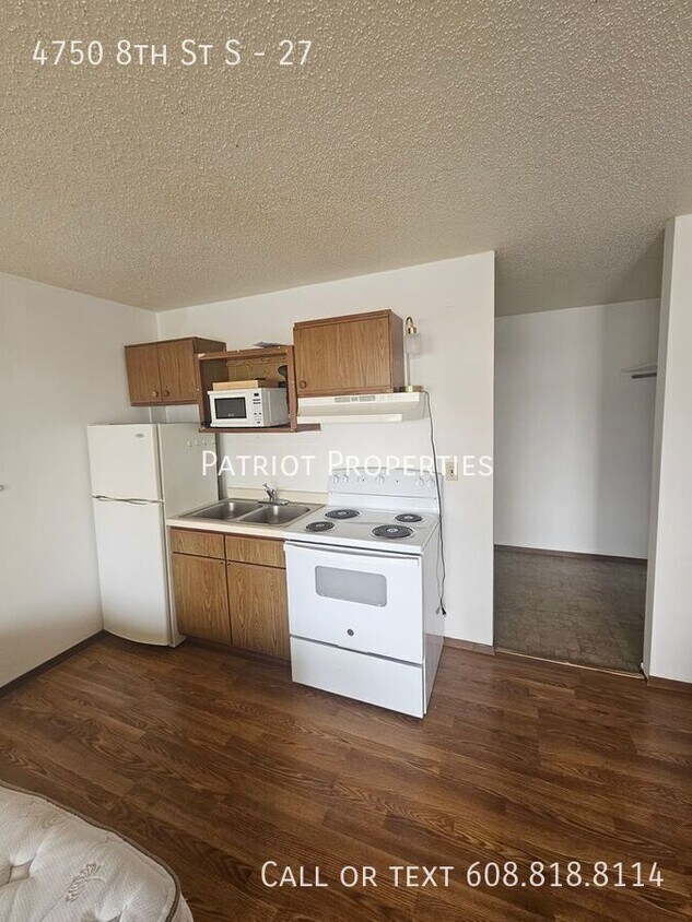 Primary Photo - 4750 8th St S