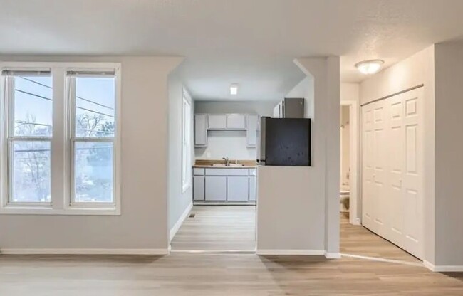 Building Photo - 213 E Evans Ave