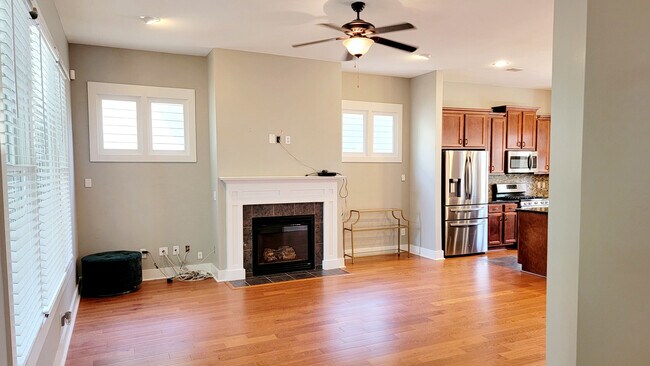 Foto del edificio - 3109 Cunningham Ln