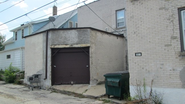 Back - 5066 S Parkard Ave