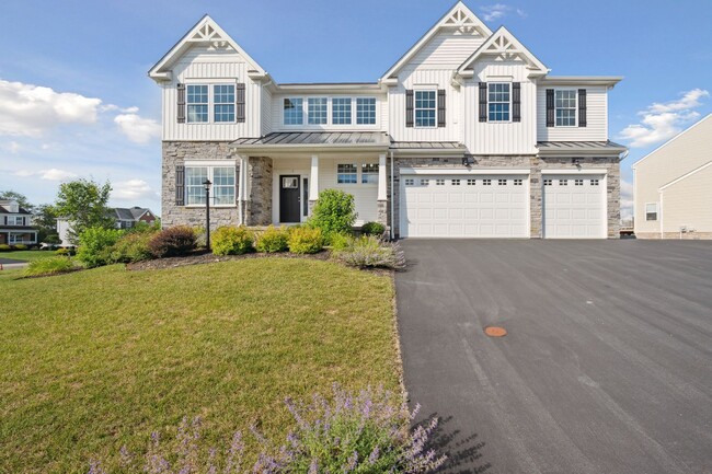 Building Photo - *Beautiful & Spacious 5BD/5BA Single-Famil...
