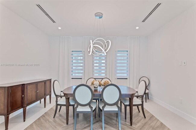 Foto del edificio - 7720 SW 130th St