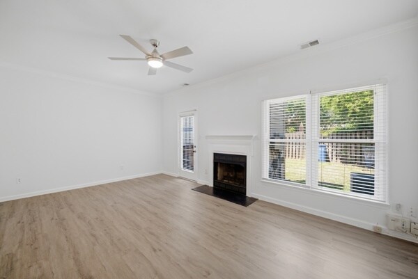 Foto del edificio - 748 Creekside Cres