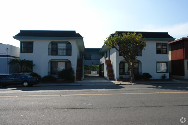 Foto del edificio - 241-243 San Bruno Ave W