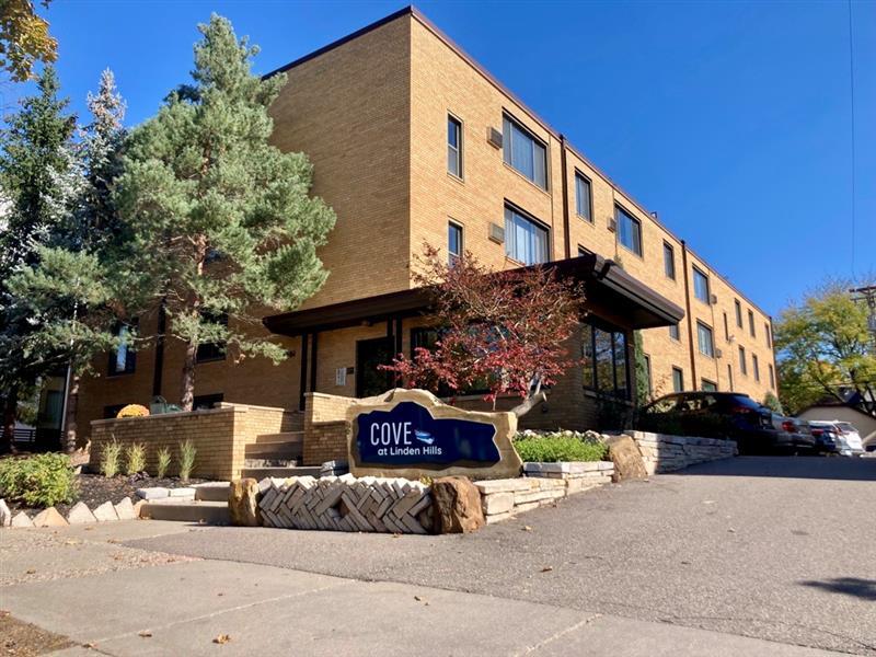 Cove at Linden Hills Apartments in Minneapolis, MN