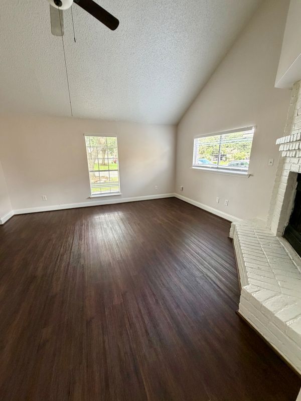 Foto del edificio - 18210 Almonte Ln