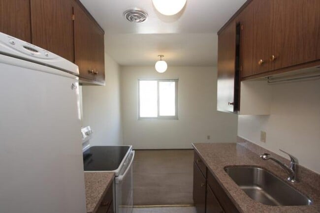 Building Photo - 2 bedroom in San Francisco CA 94122