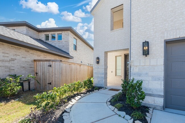 Building Photo - 102 Shining Succulent Dr