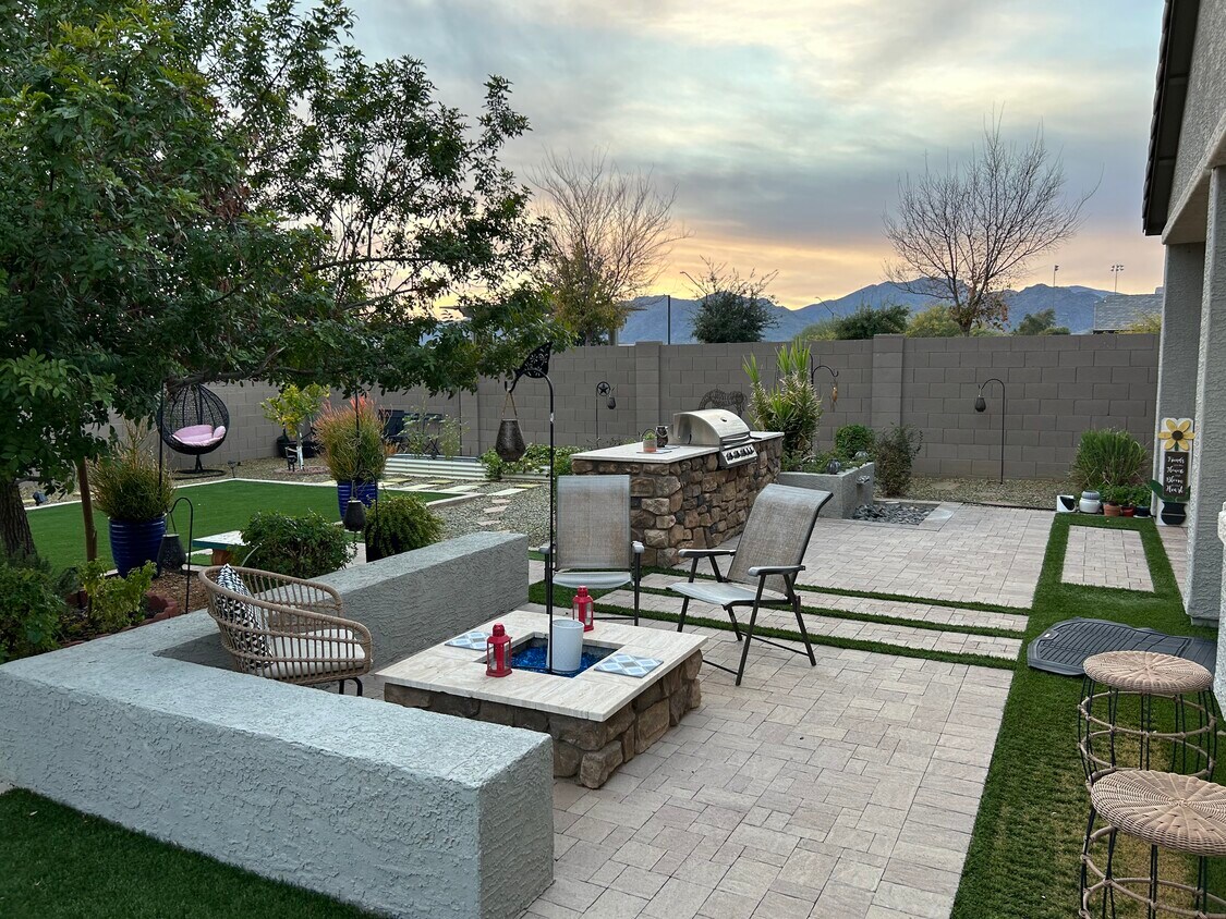 Foto principal - 18353 W Becker Ln