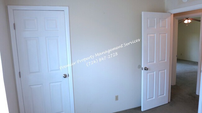 Foto del edificio - 511 Upper Service Rd