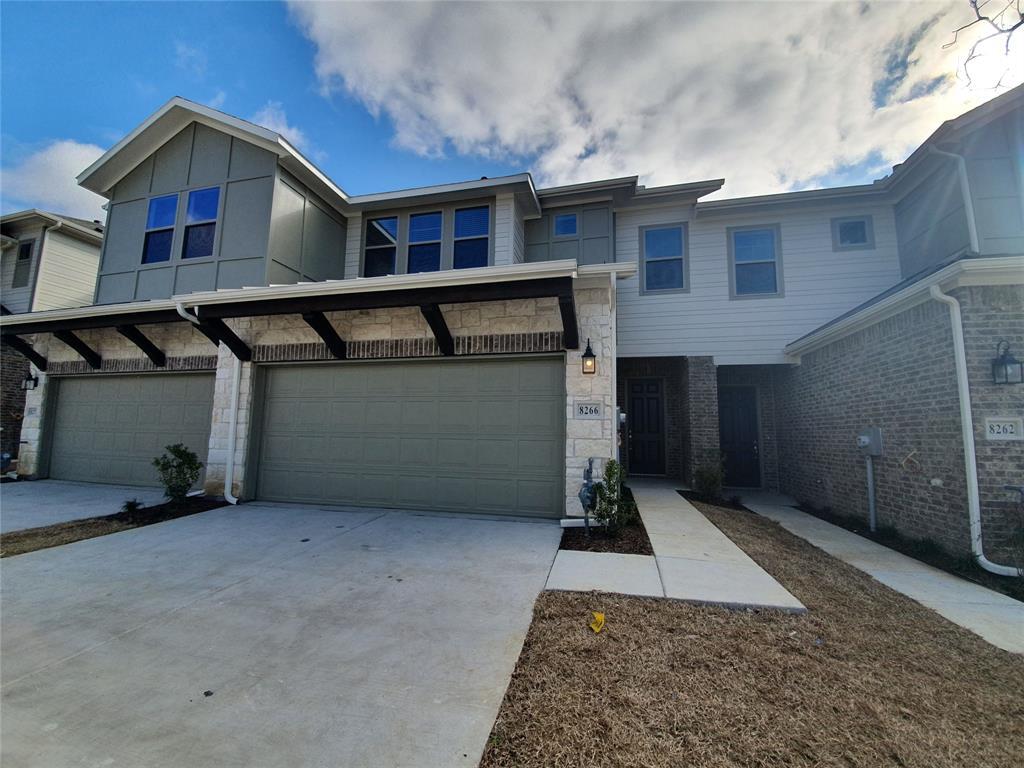 Foto principal - 8266 Primrose Way