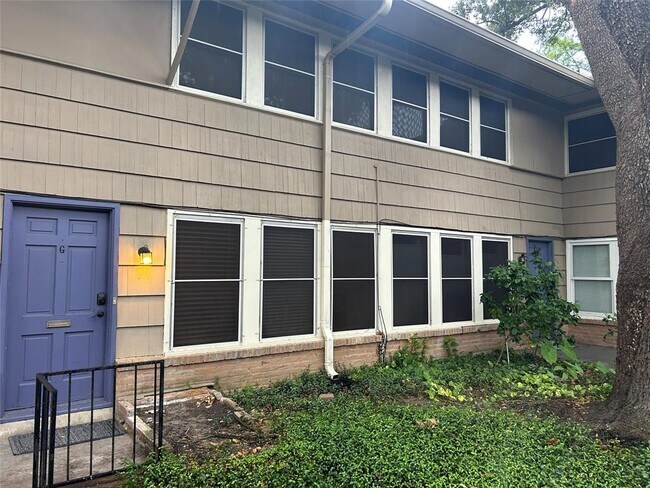 Foto del edificio - 4020 Blue Bonnet Blvd