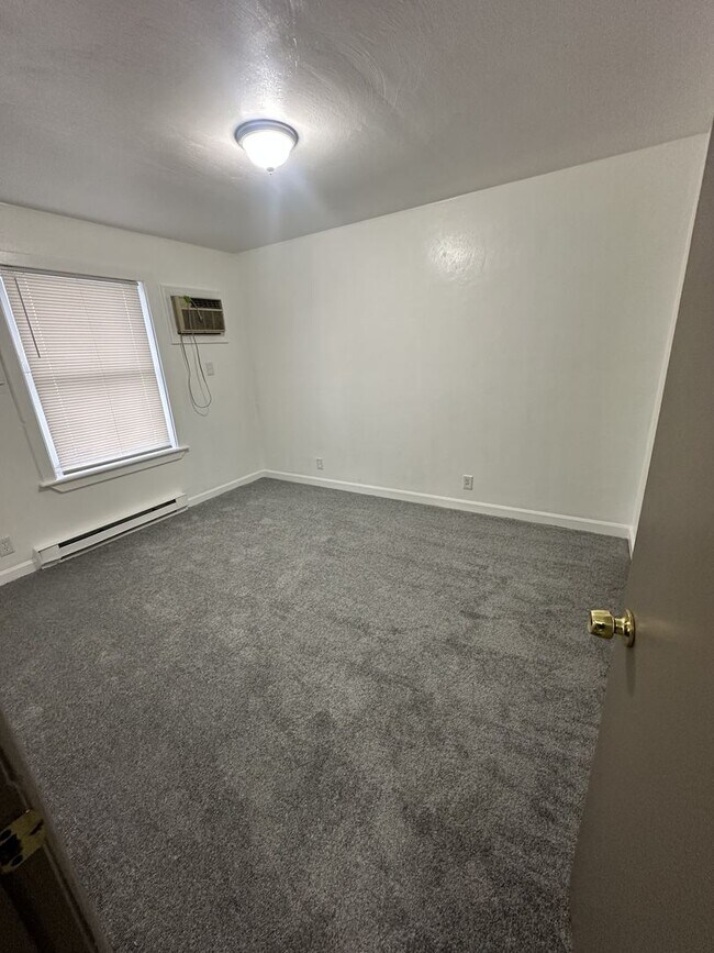 Foto del edificio - 3218 Flanders Ave