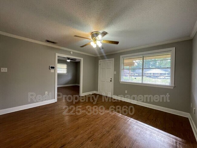 Building Photo - 275 W Chalfont Dr